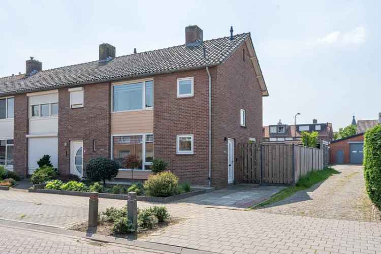 Instapklare Hoekwoning Baarle-Nassau Nabij Voorzieningen