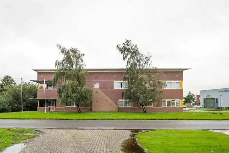 Kantoor Joure te koop: 1400m² bedrijfsgebouw De Woudfennen
