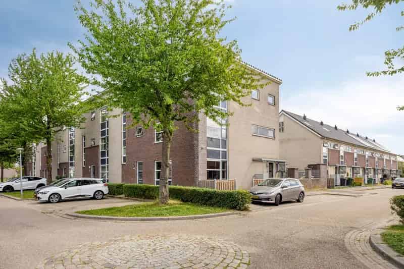 Huis te koop: Olle Kapoenstraat 1 1336 GR Almere | Funda