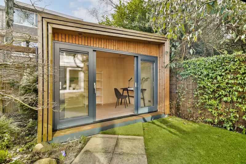 Moderne gezinswoning Buitenveldert 4 slaapkamers tuin Zuid