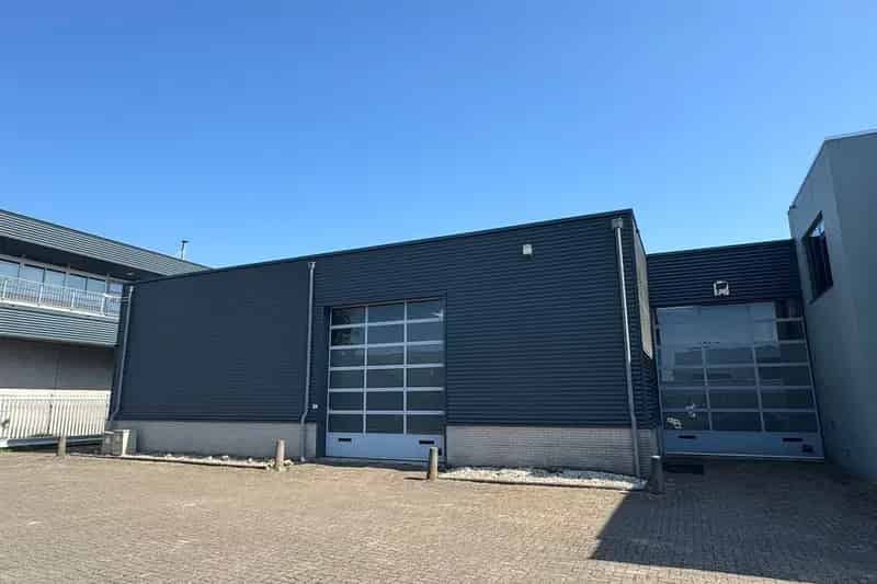 Bedrijfshal te Huur Capelle aan den IJssel 385m²