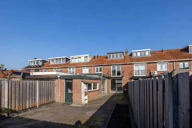 Ruime gezinswoning te koop in Nieuw Loosdrecht