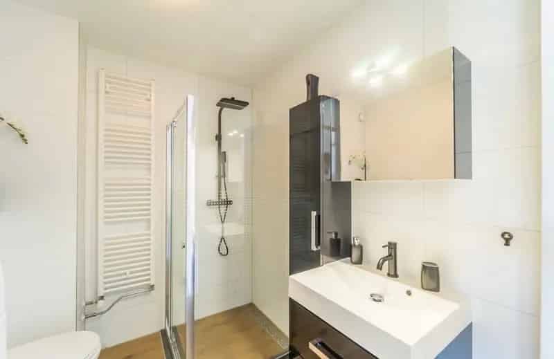 Kamer te Huur Amsterdam Nabij Metro en Winkelcentrum