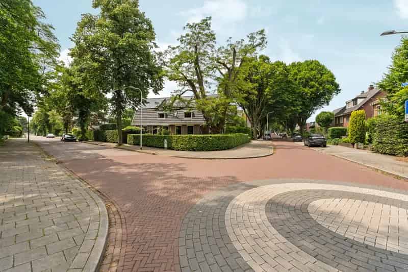 Huis te koop Van Peltlaan Nijmegen: Bosrand, 4 slaapkamers, luxe woning