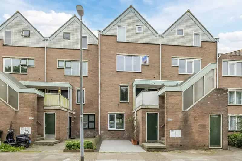 Gerenoveerd Appartement Zevenkamp Rotterdam 3 slaapkamers tuin