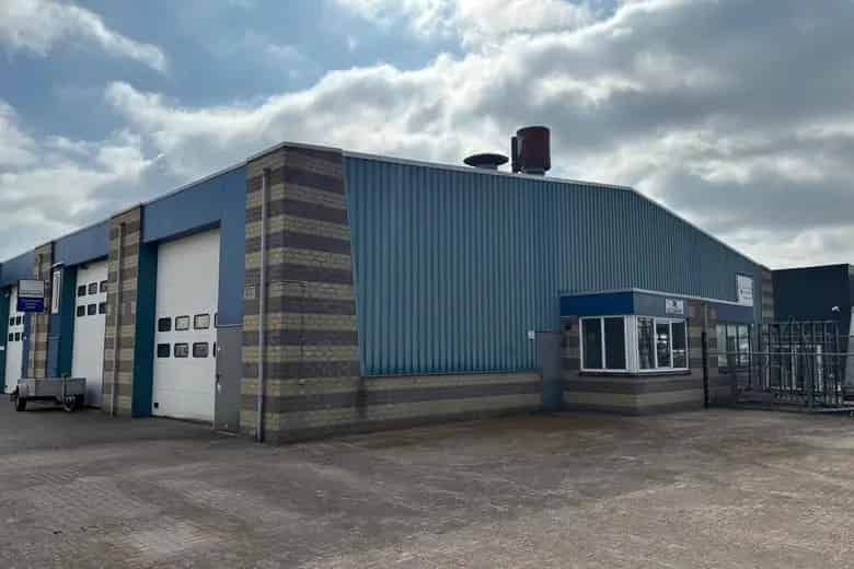 100 m2 bedrijfsruimte te koop in Nijverdal