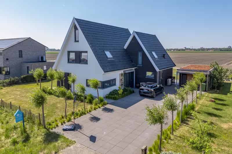 Luxe Villa in Cadzand met Polderzicht en 4 slaapkamers