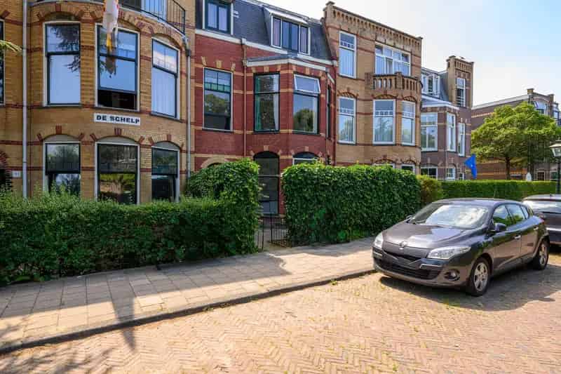 Leiden Centrum: Gelijkvloerse Studio te Huur