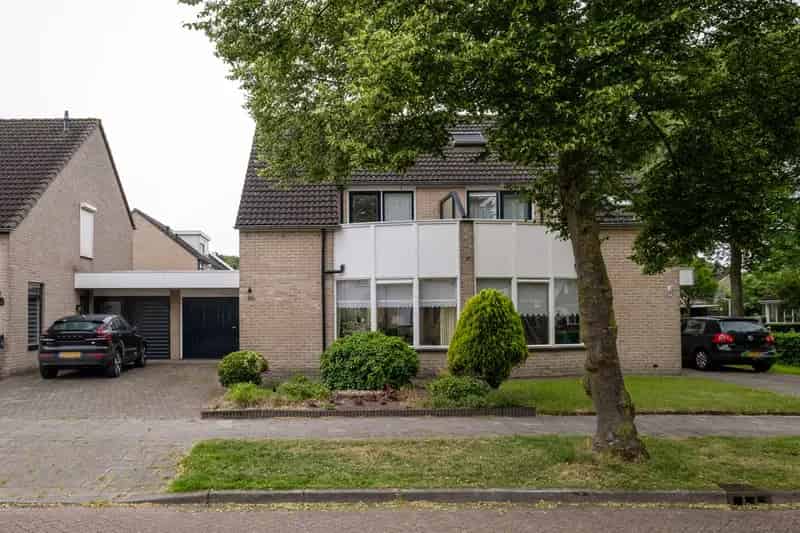Ruime 4 Slaapkamers Eengezinswoning Vriezenveen
