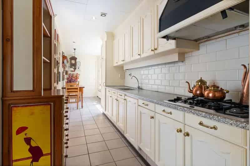 Huis te koop Oudenbosch: Ruime woning met 4 garages en dakterras
