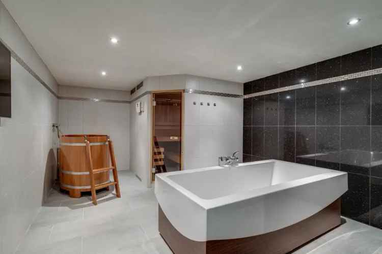 Vrijstaande Villa Leidschendam 1377m2 Perceel Wellness Buitenkeuken