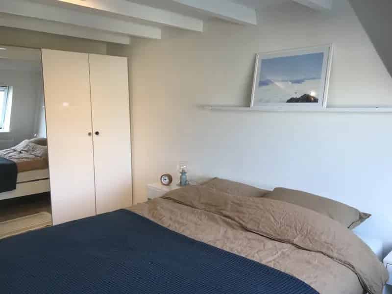 Zonne-slaapkamer Westerpark - Gemeubileerd - Juli/Augustus 2025