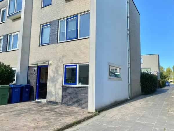 Ruime woning te huur in Almere