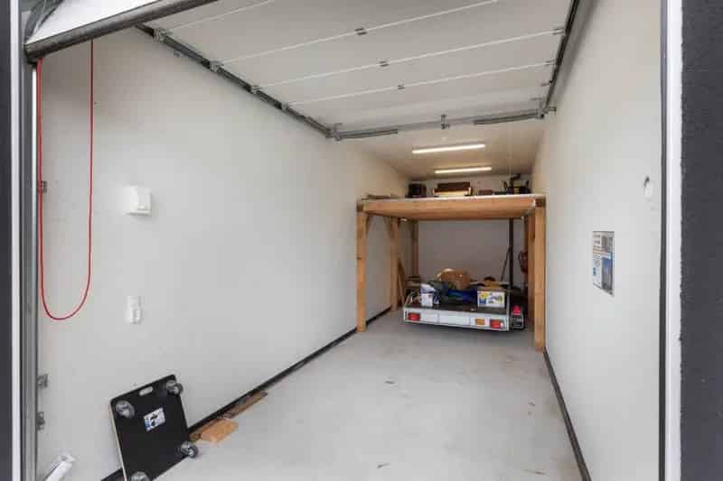 Garagebox Opslagruimte Hengelo te Huur 27m2 Bedrijfsruimte