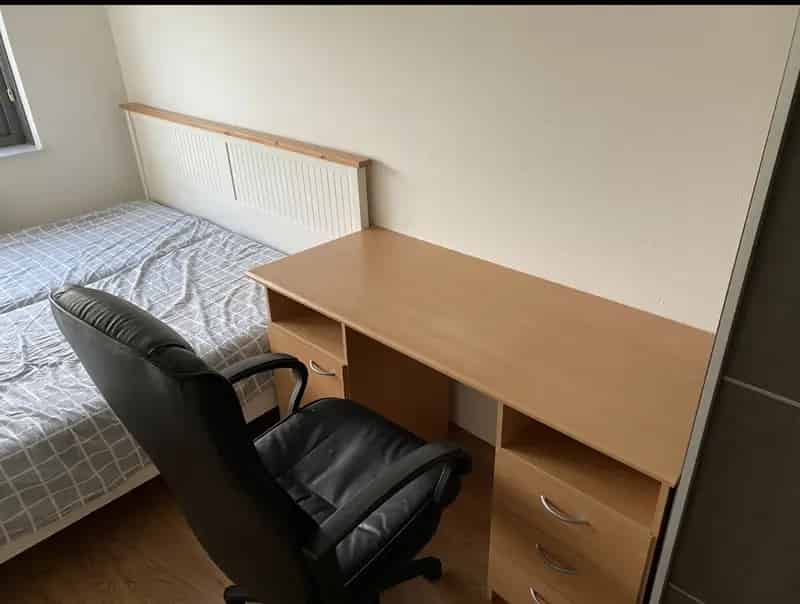 Ruime Gemeubileerde Kamer Te Huur Nabij Station