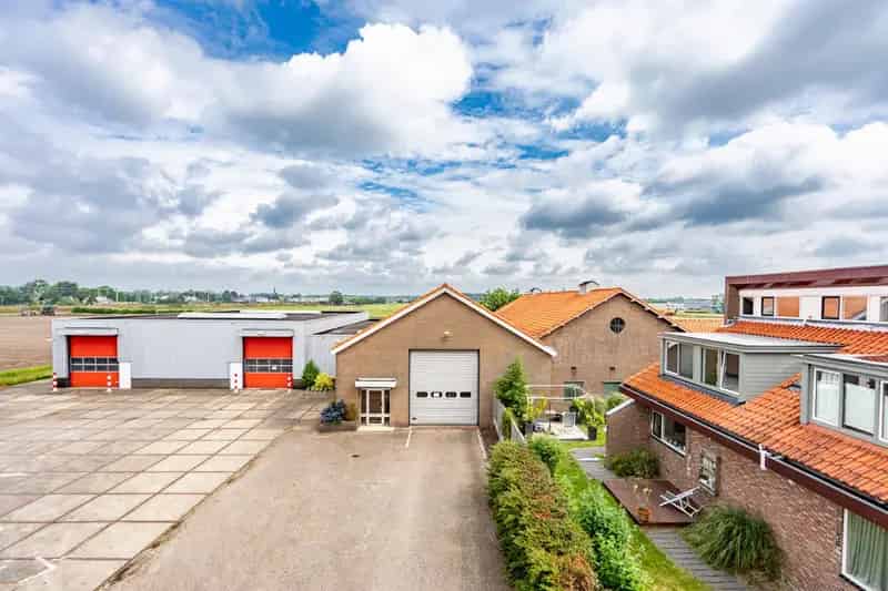 Bedrijfshal Hillegom te huur 1800m²