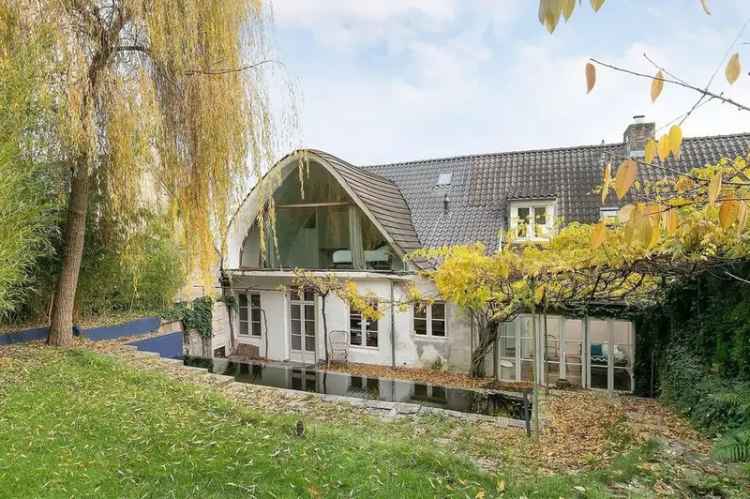 Riverside House Maas: Handgemaakte Renovatie