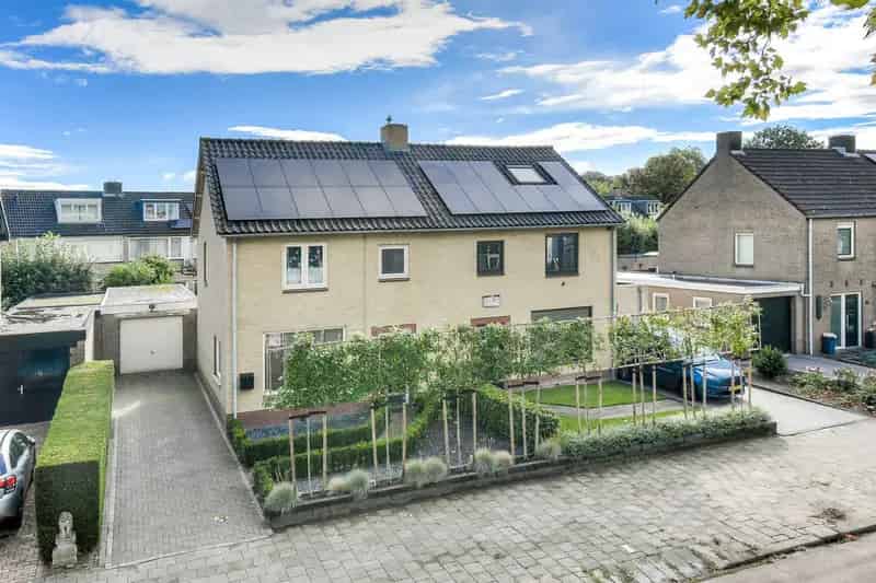 Royale 4 Slaapkamers 2 Onder 1 Kapwoning Oosterhout