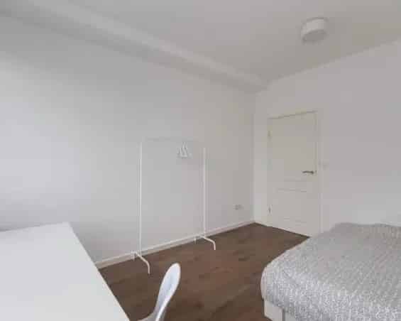 Grote Slaapkamer  Studeerkamer Rotterdam Zuid 108m2