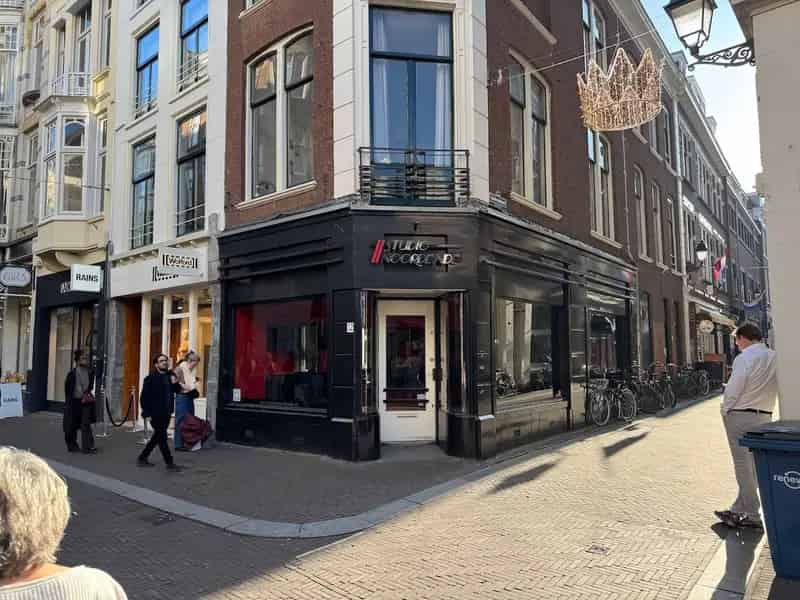 Winkel te Huur Den Haag Noordeinde 108m²