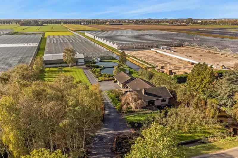 Landelijke Bungalow met Kwekerij en Land Mijdrecht