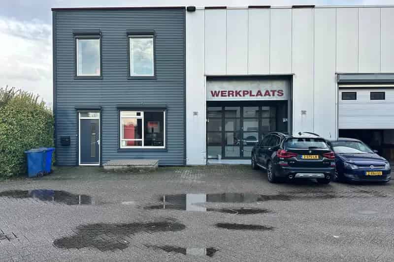 Bedrijfshal Amsterdam te Koop 147m² Kantoor 200m²