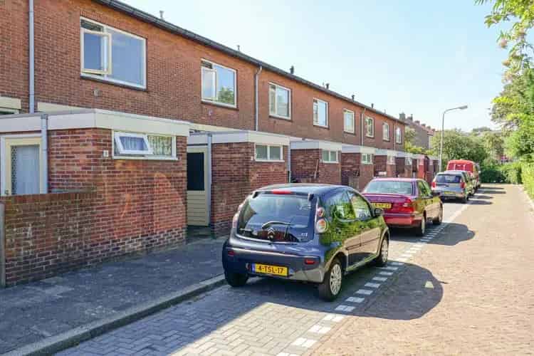 Gerenoveerde woning met nieuwe keuken, badkamer en toilet