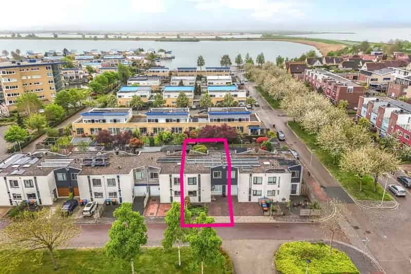Ruime gezinswoning Lelystad 4 slaapkamers kantoor tuin zonnepanelen
