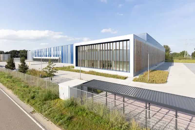 Bedrijfshal te Huur Herten 18080m2 Modern Duurzaam