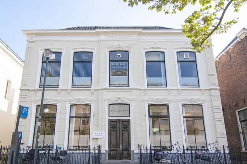 Monumentaal Grachtenpand Leeuwarden Kantoor Bewoning Rijksmonument