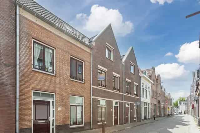 5 Kamer Eengezinswoning Schiedam 143m2 2006