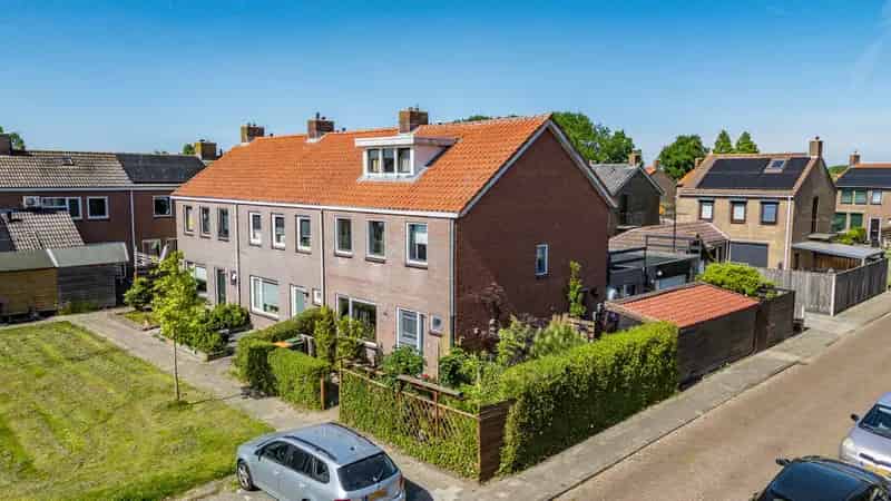 Ruime 5 Slaapkamer Hoekwoning Ossenzijl Garage Tuin