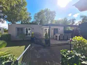 Gerenoveerde Chalet op Recreatiepark De Scherpenhof