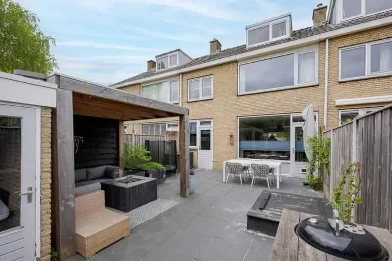 5 Kamer Eengezinswoning  Volledig Verbouwd