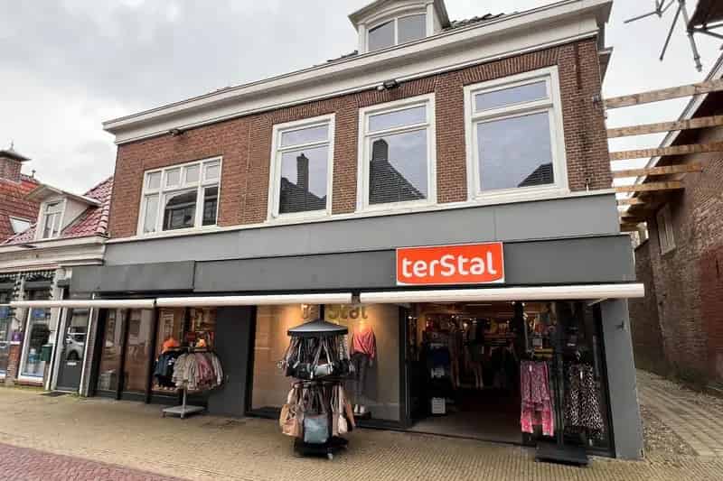 Winkel te huur Kollum: 307m2, Grote Frontbreedte, Centrumlocatie