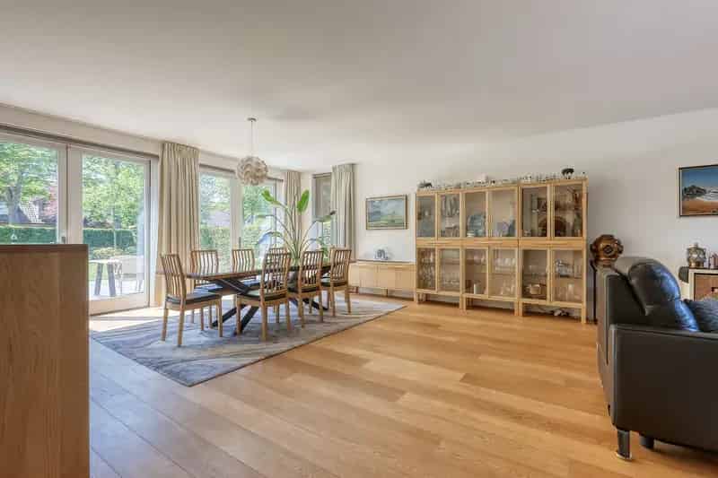 Huis te koop Nootdorp 6 slaapkamers 2 badkamers Luxe keuken