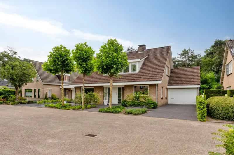 Huis te koop Roosendaal: 4 slaapkamers, duurzaam, tuin