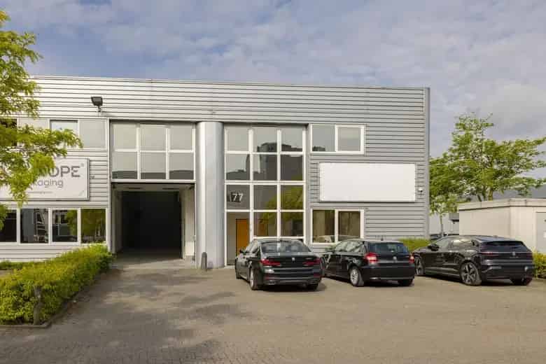 Bedrijfsruimte te huur Amsterdam 353m2 Kantoor 221m2