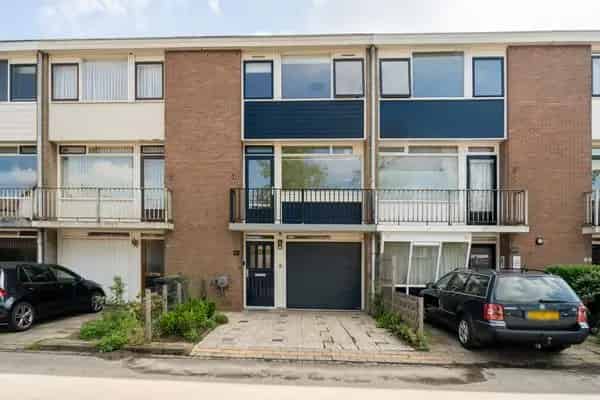 Huis Te Koop , 48, Van Wijngaardenstraat, Zoetermeer, Zuid-Holland