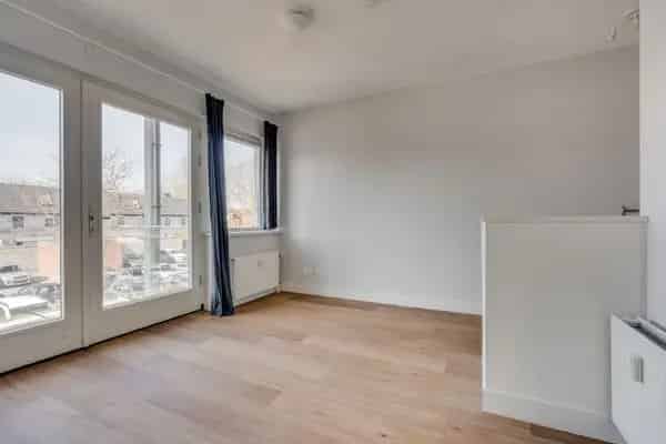 Modern Appartement Houten Starter Balkon Zuidwesten NS Station