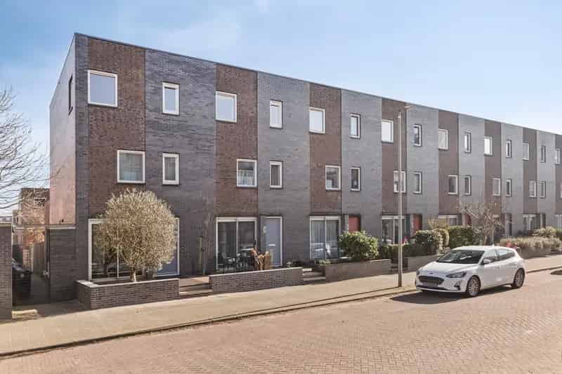 Luxe Hoekwoning Rotterdam 4 slaapkamers 2 badkamers