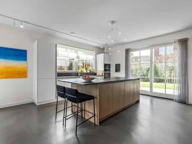 Vrijstaande Villa Vroondaal: Ruimte, Comfort en Rust voor Gezinnen