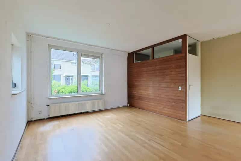 Ruime Hoekwoning met Garage in Kindvriendelijke Wijk