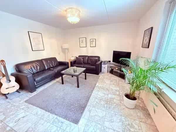 Appartement te huur Amsterdam Buitenveldert 2 slaapkamers grote tuin
