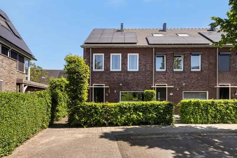 Hoekwoning Stadshagen 4 slaapkamers grote tuin