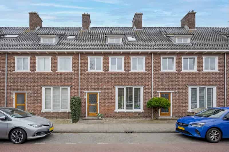 Grote 5-kamer woning Voorschoten nabij centrum