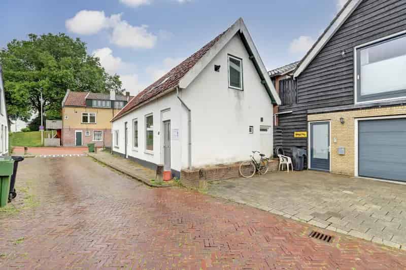 Huis Te Koop , 47, In 't Veldstraat, 's-Gravendeel, Zuid-Holland