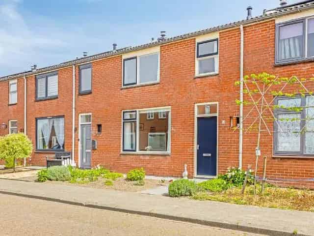 Ruime Tussenwoning Te Koop in Terhole Nabij Speeltuin