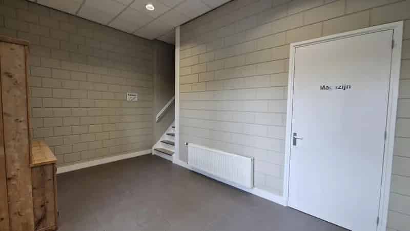 Bedrijfsunit te huur Den Dungen 220m² Kantoor Magazijn