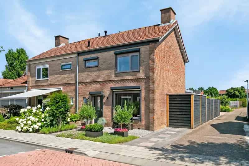 Instapklare 2-onder-1-kapwoning Dodewaard